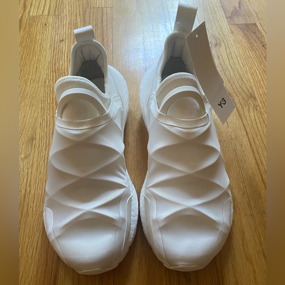 Adidas Y-3 Ultraboost 22 size 8.5 women’s (6.5 men’s)